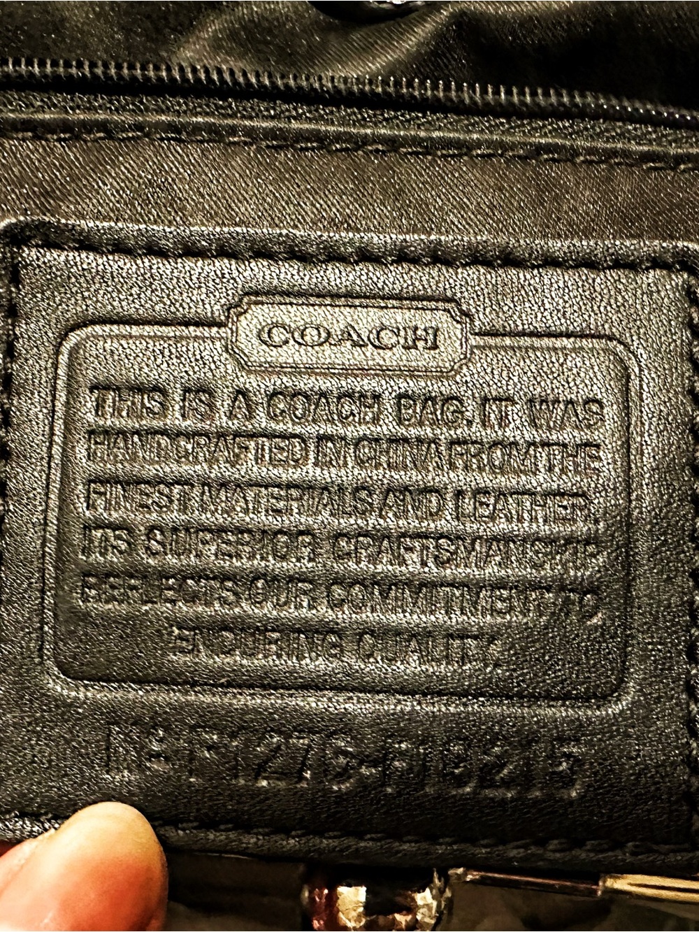Vintage Coach kiss lock soho shoulder bag Black Leather with Signature Charm - Picture 15 of 17